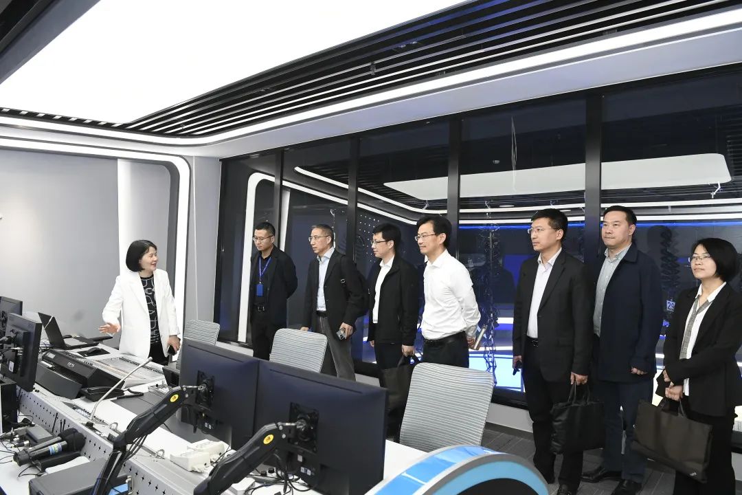 银河yh0076集团与杭报集团签订战略合作协议(图4)